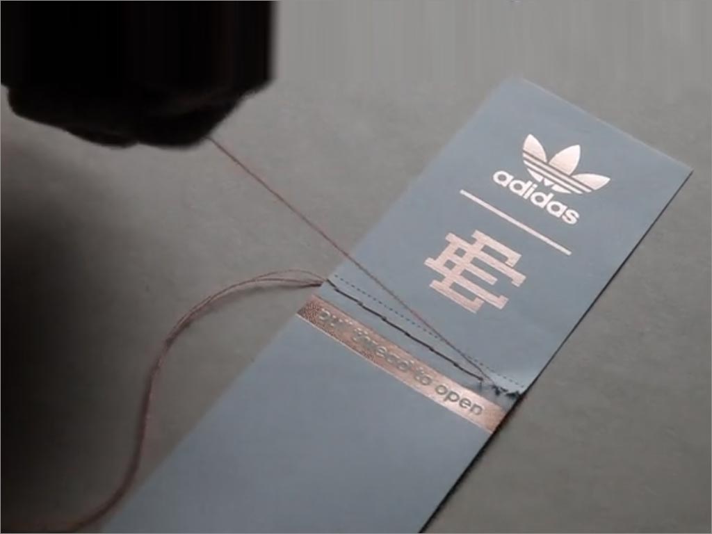 特別版Adidas鞋子包裝設(shè)計(jì)之撕開封套釋義圖